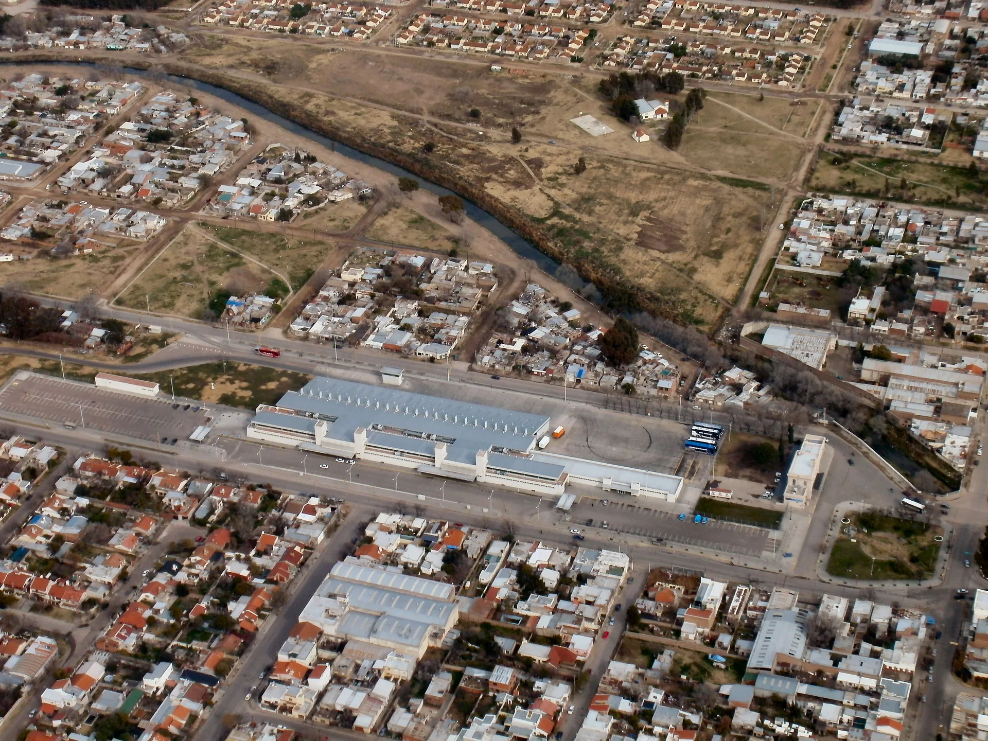 Aerial view of Bahía Blanca bus terminal and nearby streets
