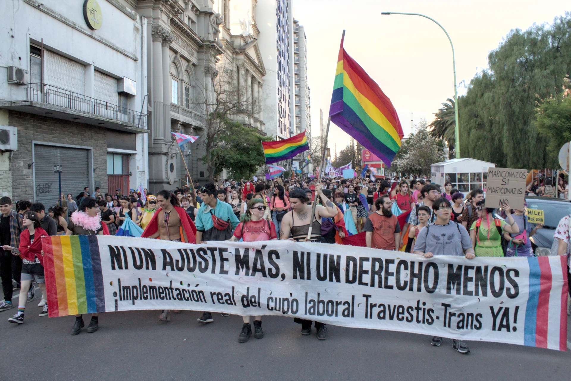 Large outdoor crowd at the 2023 Bahía Blanca Pride march