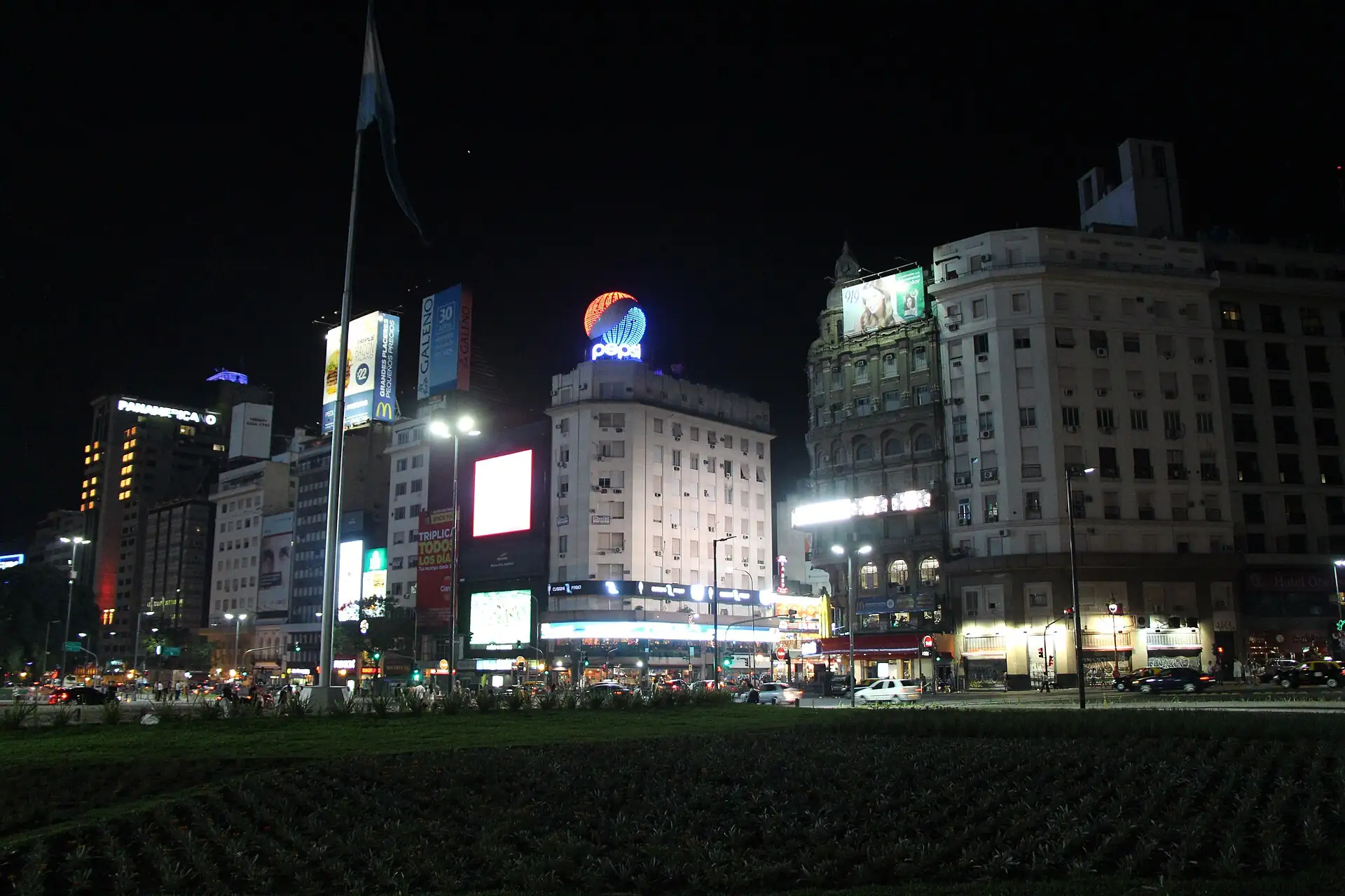 Avenida 9 de Julio illuminated at night