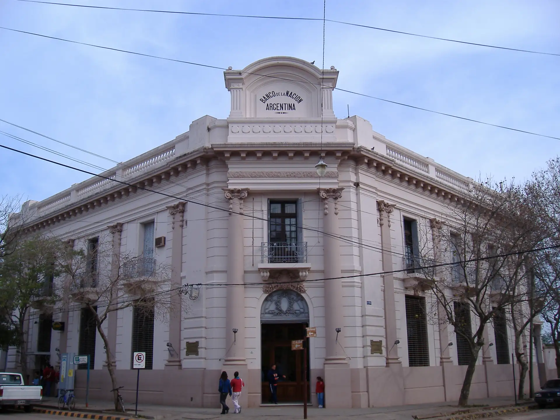 Banco Nación building on a street corner in Colón