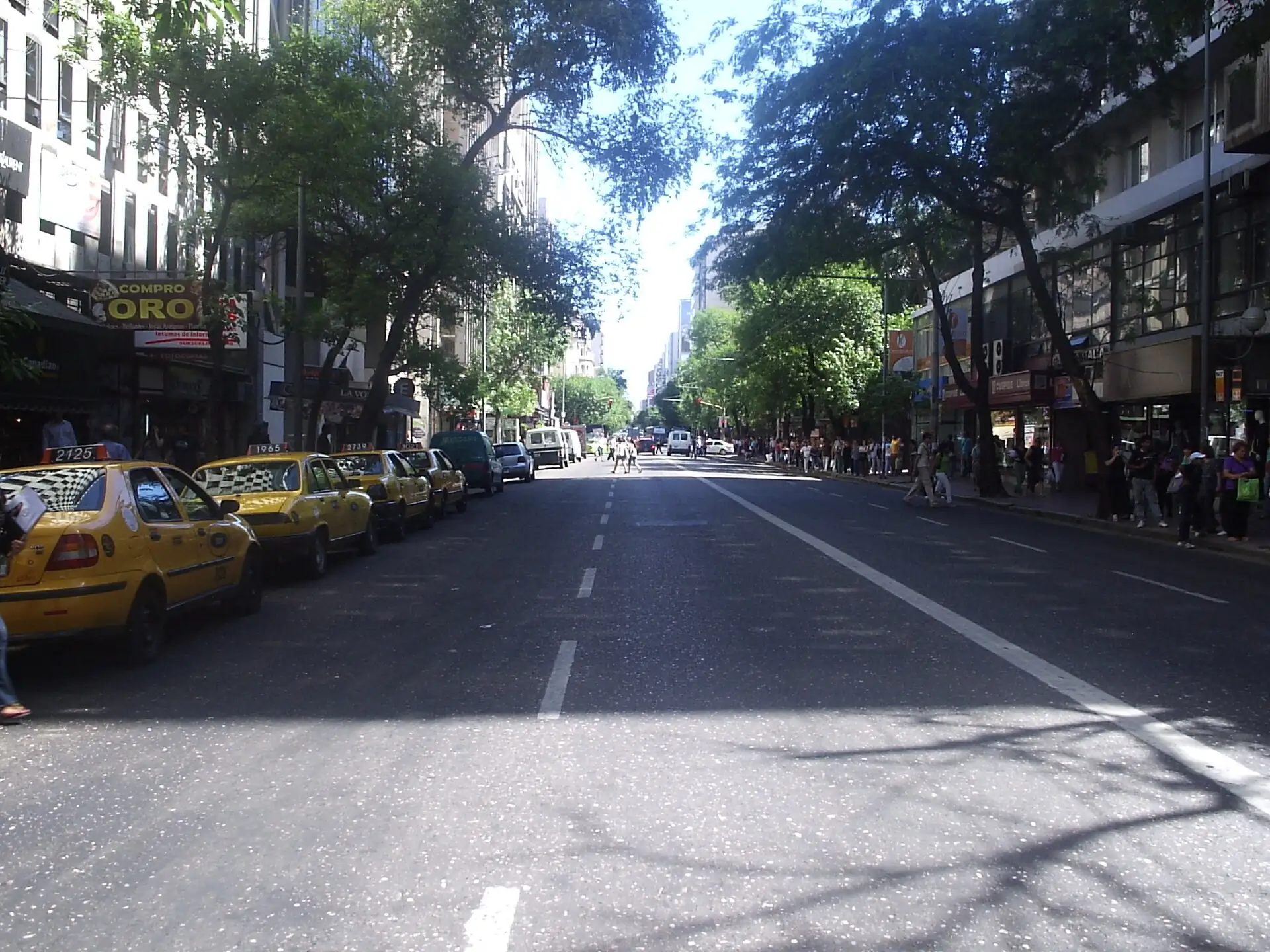 General Paz Avenue near 9 de Julio Street, Córdoba, Argentina