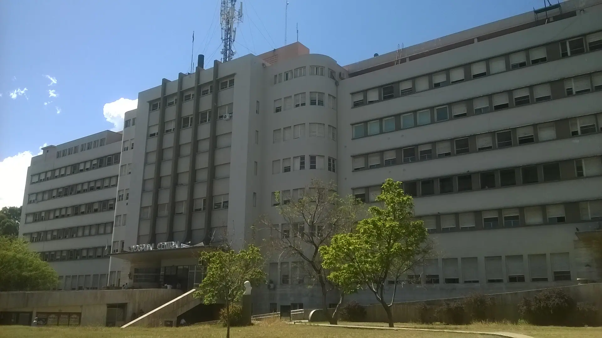 Hospital Central exterior in Mendoza