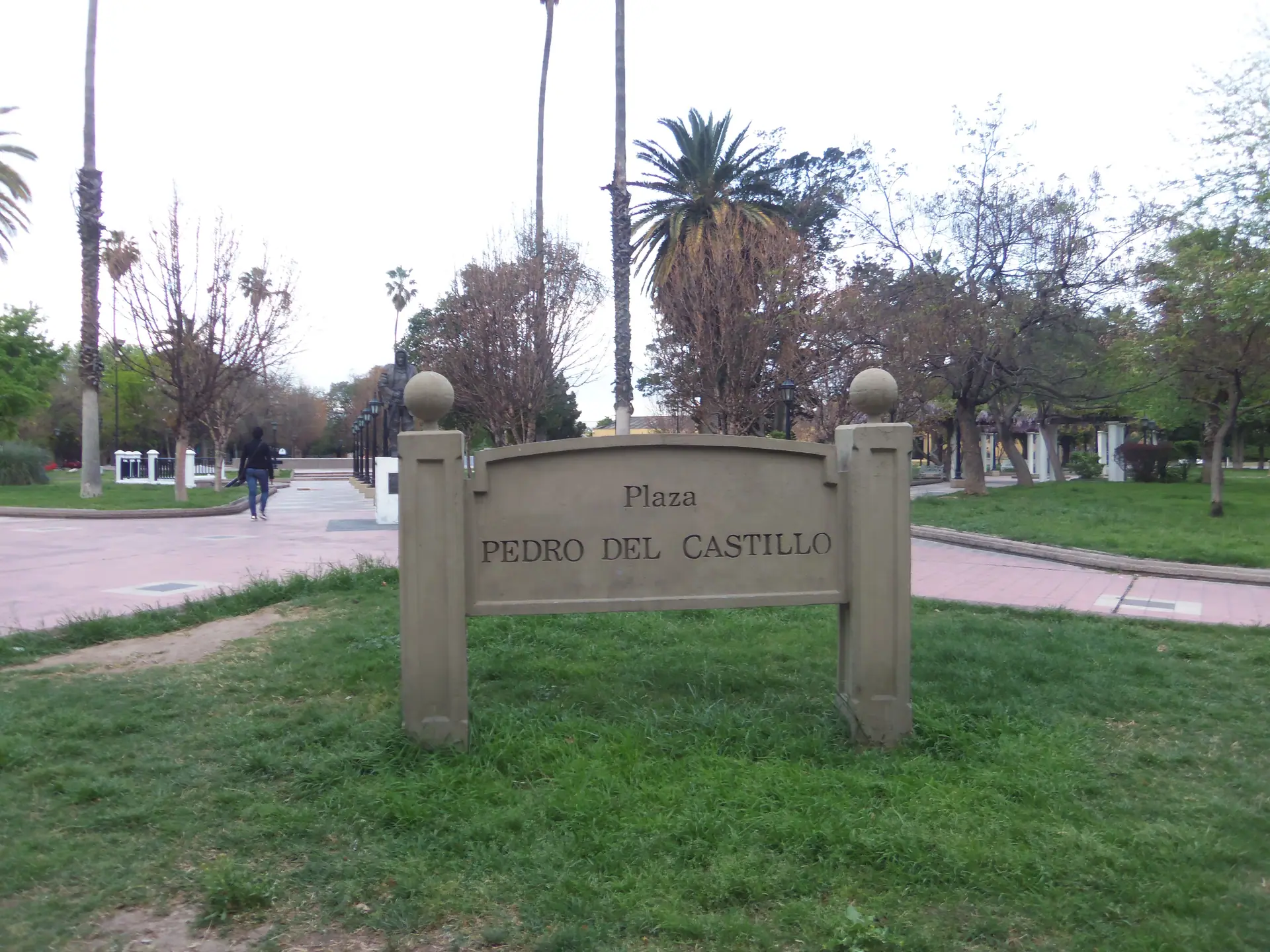 Plaza Pedro del Castillo sign and park in Mendoza