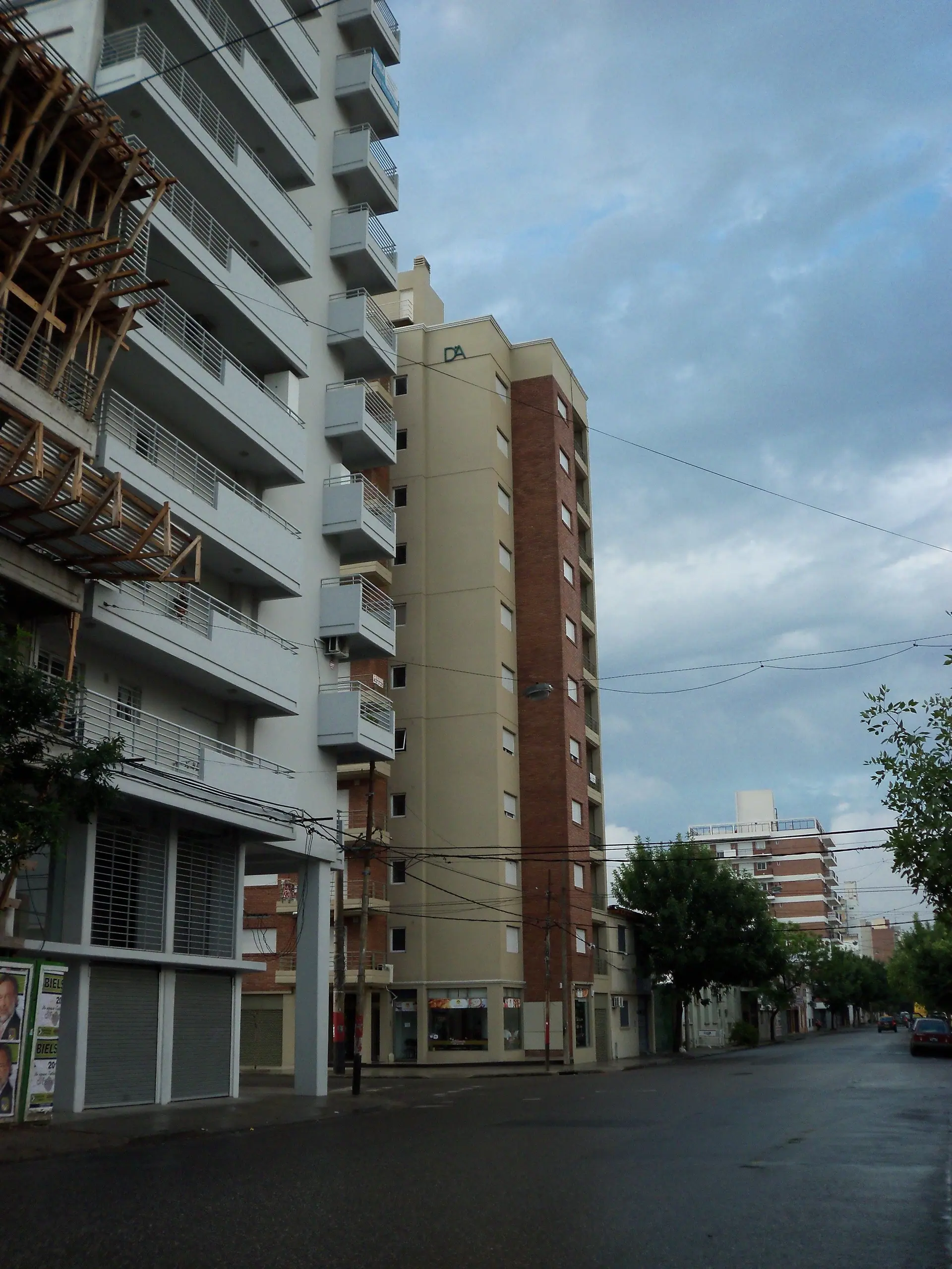 Apartment buildings along a street in Del Abasto, Rosario