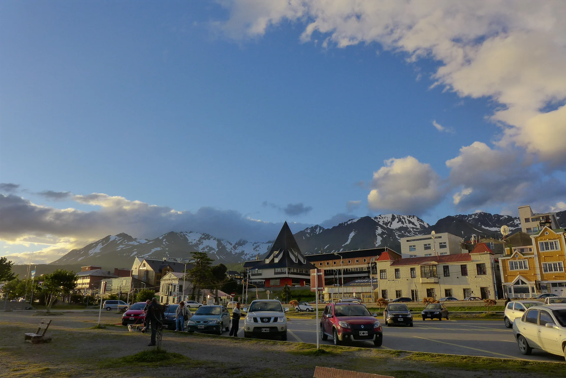 Ushuaia city center, road, parking area and mountain backdrop in a January 2014 photograph